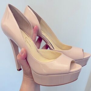 Jessica Simpson Pumps 👠 size 6 Beige